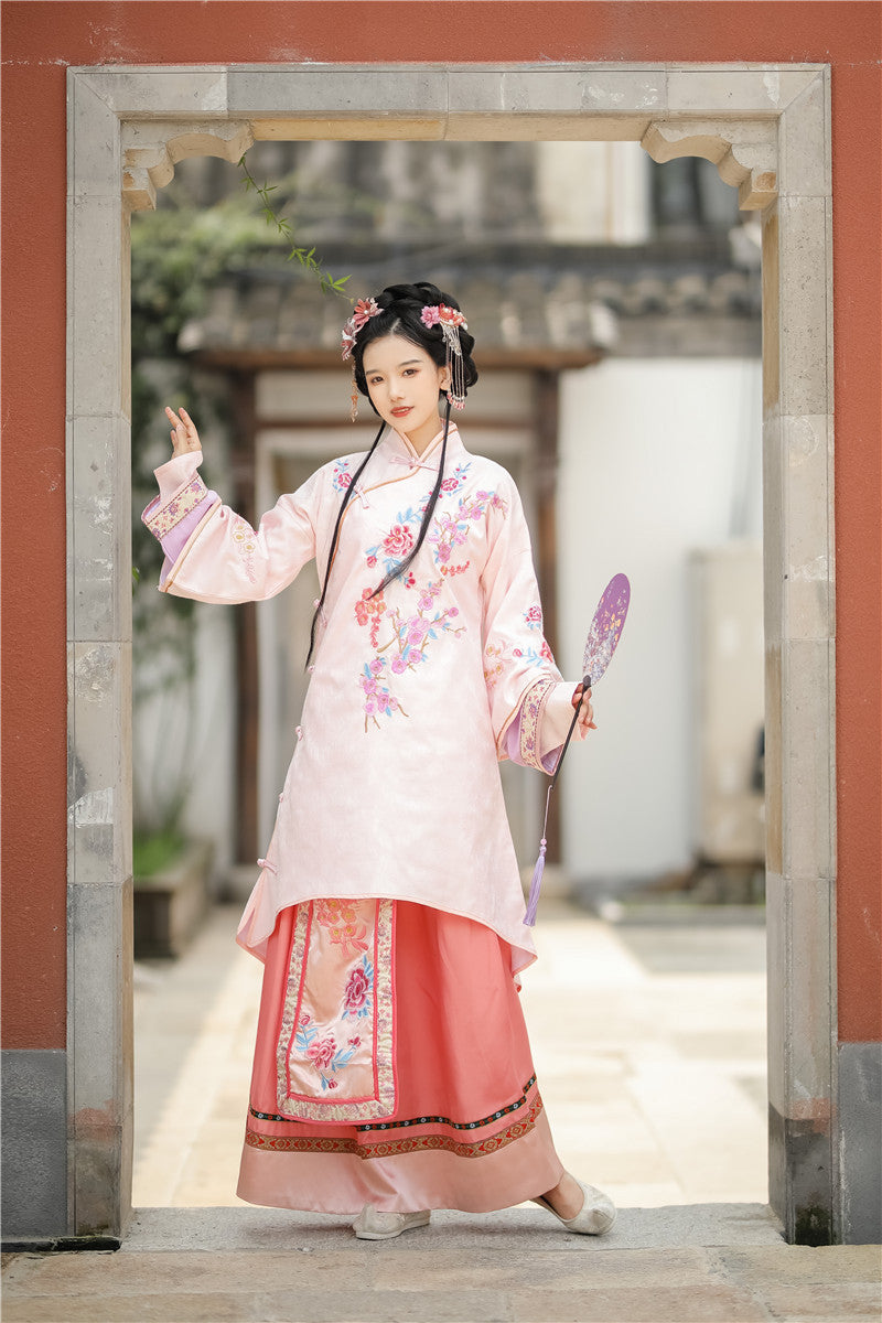 Adult women's Qing Dynasty clothing, floral wedding, Qing Dynasty clothing, ancient costume, autumn and winter horse face, stunning red skirt, phoenix tail skirt, non Hanfu women